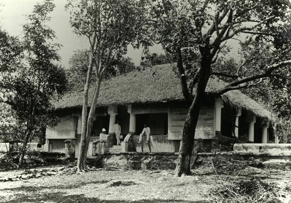 A bungalow in Raj India
